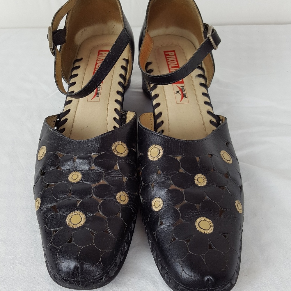 Pikolinos Leather shoes with heel 1 to 1.5 inches